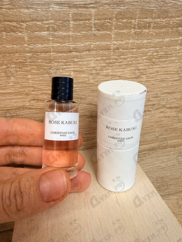 Духи Rose Kabuki от Christian Dior