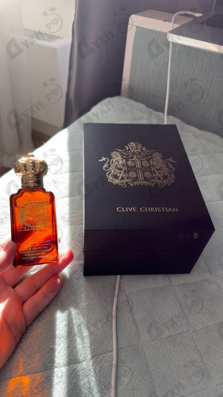 Парфюмерия C For Men Woody Leather With Oudh Intense от Clive Christian
