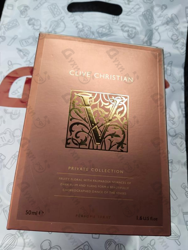 Отзыв Clive Christian V For Women Fruity Floral With Dark Plum Духи V For Women Fruity Floral With Dark Plum от Clive Christian