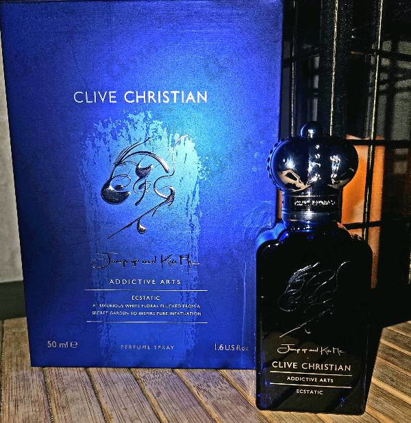 Духи Jump Up And Kiss Me Ecstatic от Clive Christian Парфюмерия Clive Christian Jump Up And Kiss Me Ecstatic