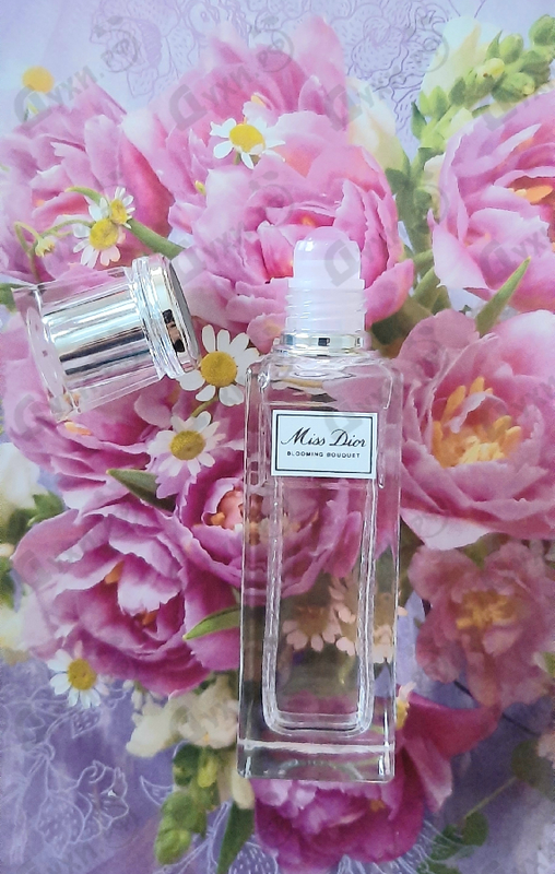 Парфюмерия Christian Dior Miss Dior Blooming Bouquet Roller Pearl