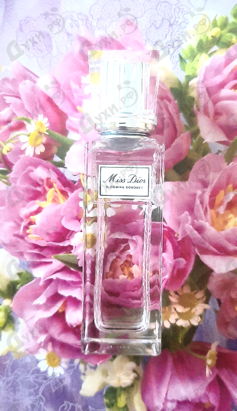 Купить Miss Dior Blooming Bouquet Roller Pearl от Christian Dior