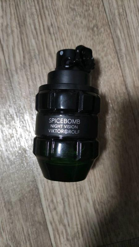 Духи Spicebomb Night Vision от Viktor & Rolf