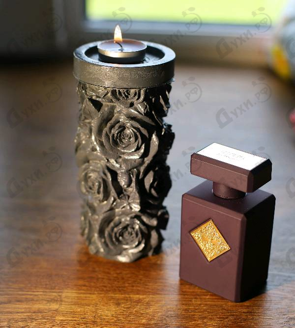 Духи Atomic Rose от Initio