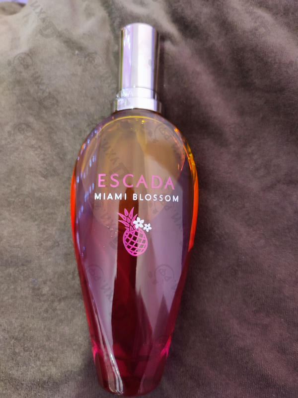 Парфюмерия Escada Miami Blossom Парфюмерия Miami Blossom от Escada