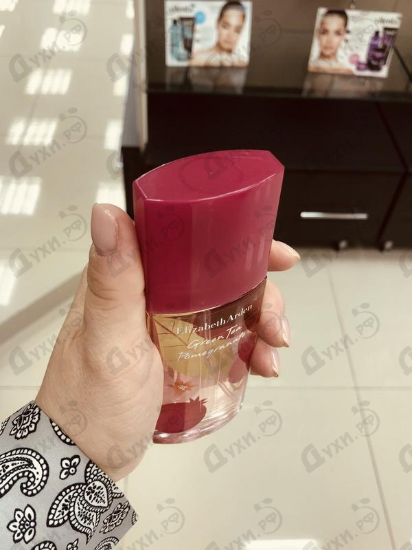 Духи Green Tea Pomegranate от Elizabeth Arden