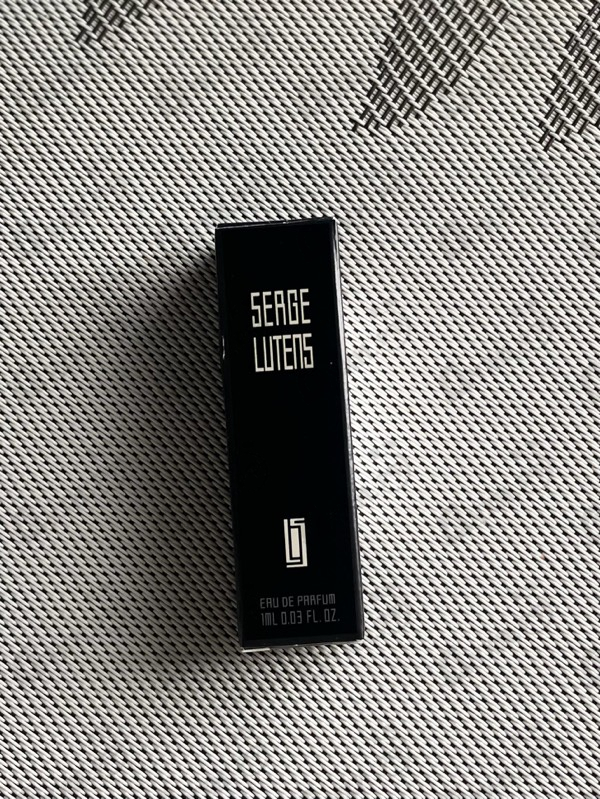 Духи La Couche Du Diable от Serge Lutens