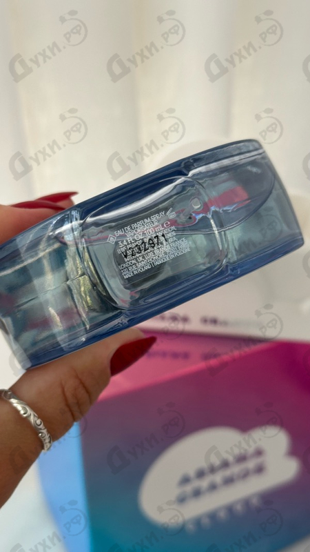 Парфюмерия Cloud от Ariana Grande