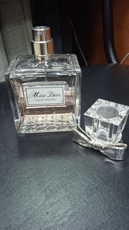 Парфюм Christian Dior Miss Dior Eau De Toilette (2019) Парфюмерия Miss Dior Eau De Toilette (2019) от Christian Dior