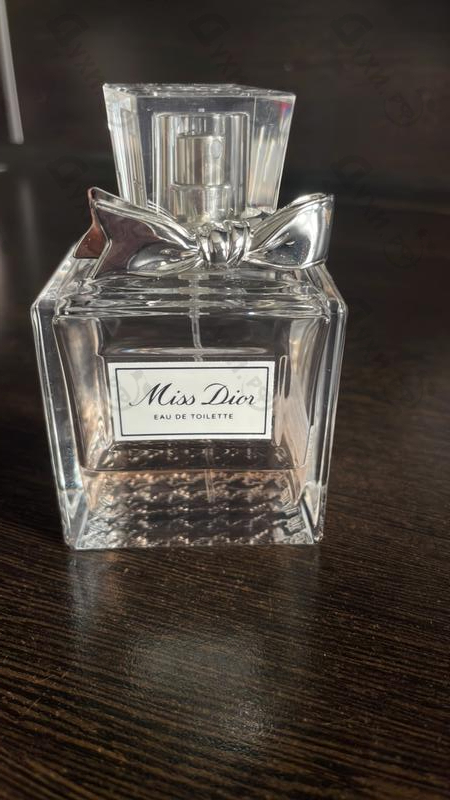 Парфюмерия Miss Dior Eau De Toilette (2019) от Christian Dior Парфюмерия Christian Dior Miss Dior Eau De Toilette (2019)