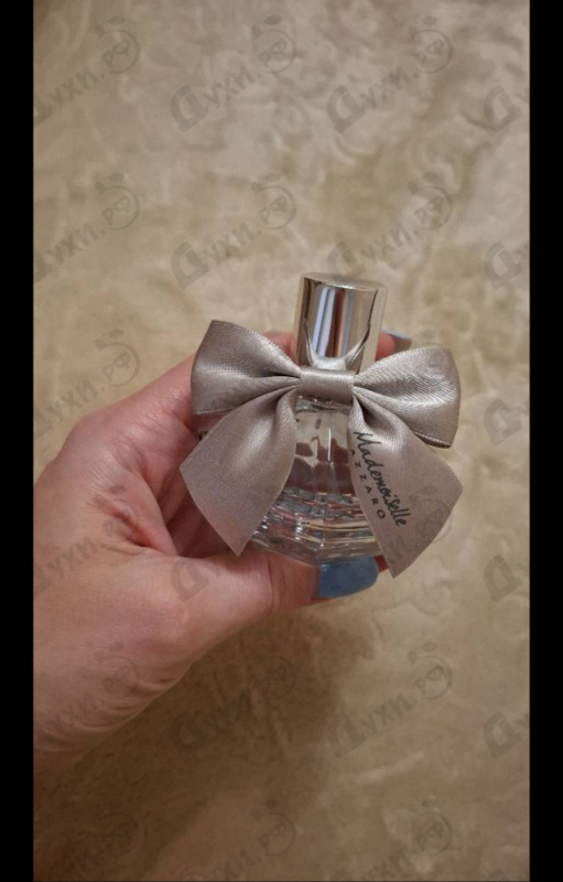 Купить Mademoiselle L'Eau Tres Charmante от Azzaro
