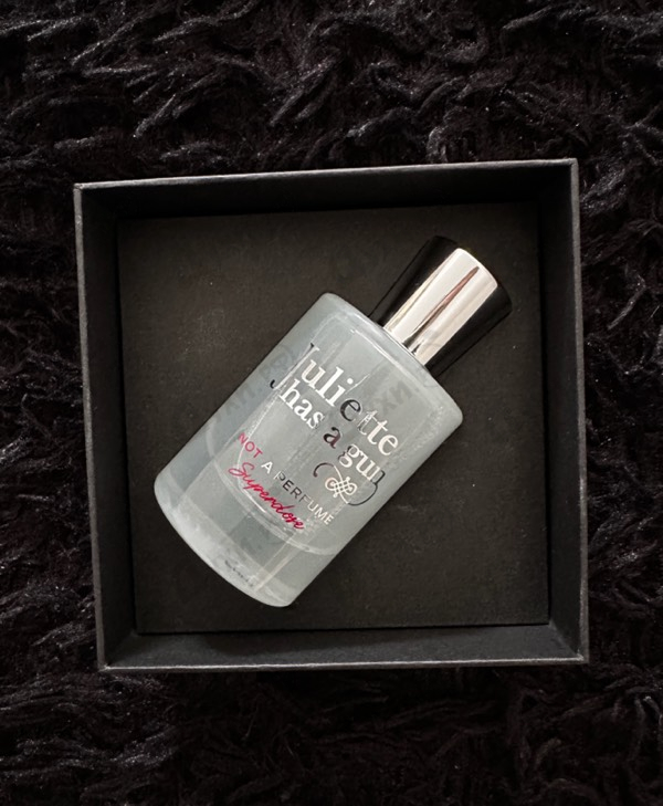 Парфюмерия Not A Perfume Superdose от Juliette Has A Gun