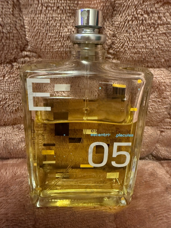 Парфюмерия Escentric 05 от Escentric Molecules