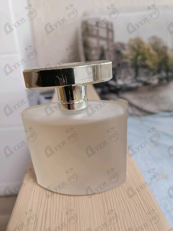 Духи Bella Essence от Oscar De La Renta