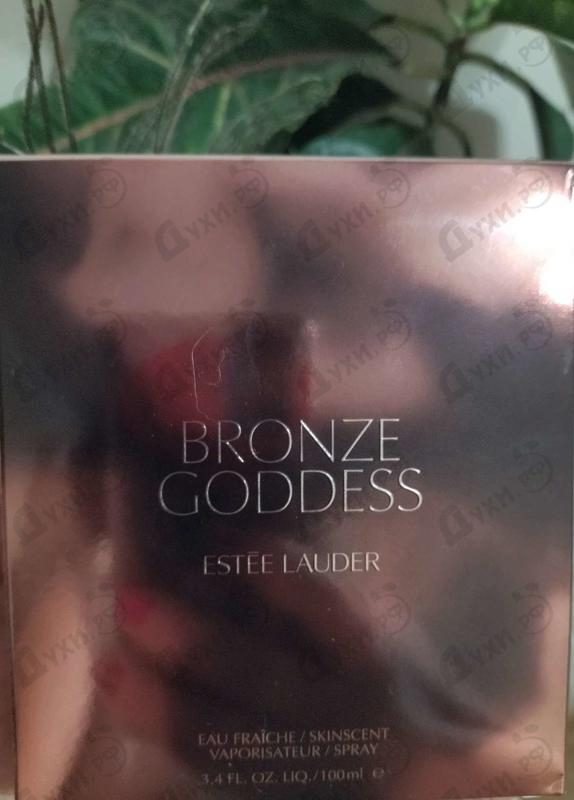 Духи Bronze Goddess Eau Fraiche 2019 от Estee Lauder