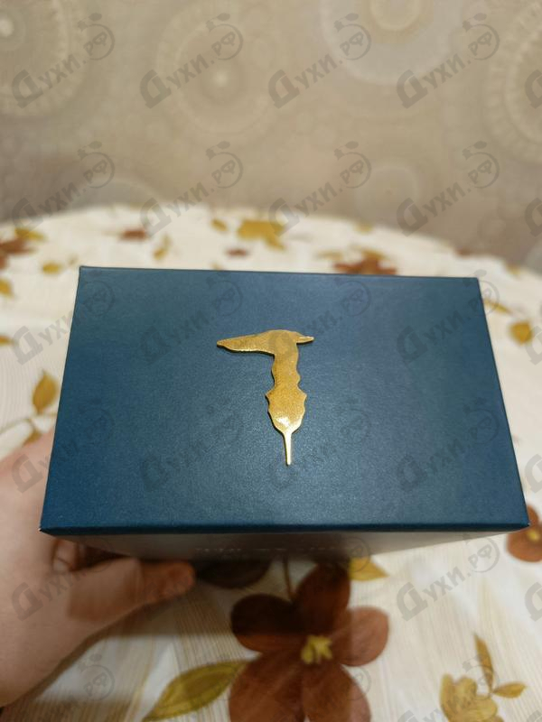 Парфюмерия Behind The Curtain Piazza Alla Scala от Trussardi