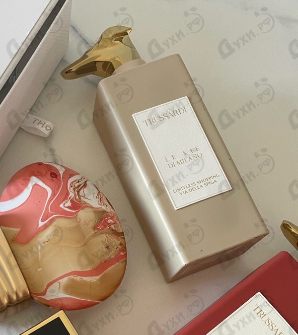 Парфюмерия Limitless Shopping Via Della Spiga от Trussardi