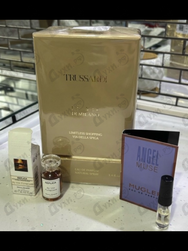 Купить Limitless Shopping Via Della Spiga от Trussardi