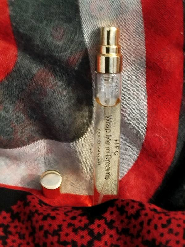 Парфюмерия Wrap Me In Dreams от Haute Fragrance Company