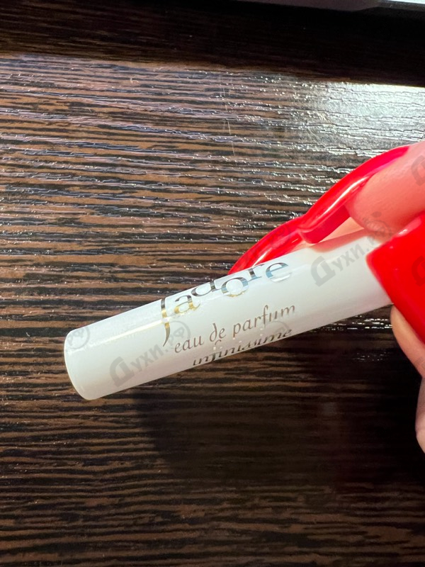 Парфюмерия Christian Dior J’adore Infinissime