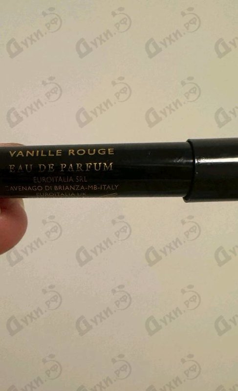 Парфюмерия Vanille Rouge от Versace