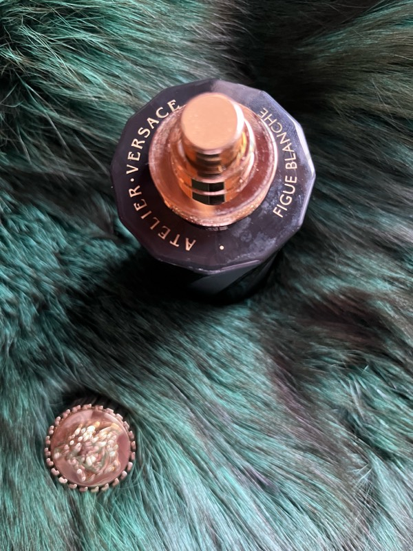 Парфюмерия Figue Blanche от Versace