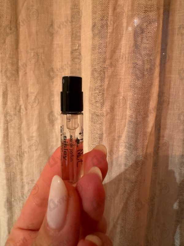 Парфюмерия Izia La Nuit от Sisley