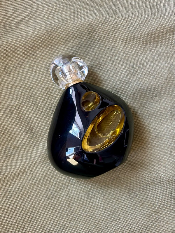 Духи Izia La Nuit от Sisley