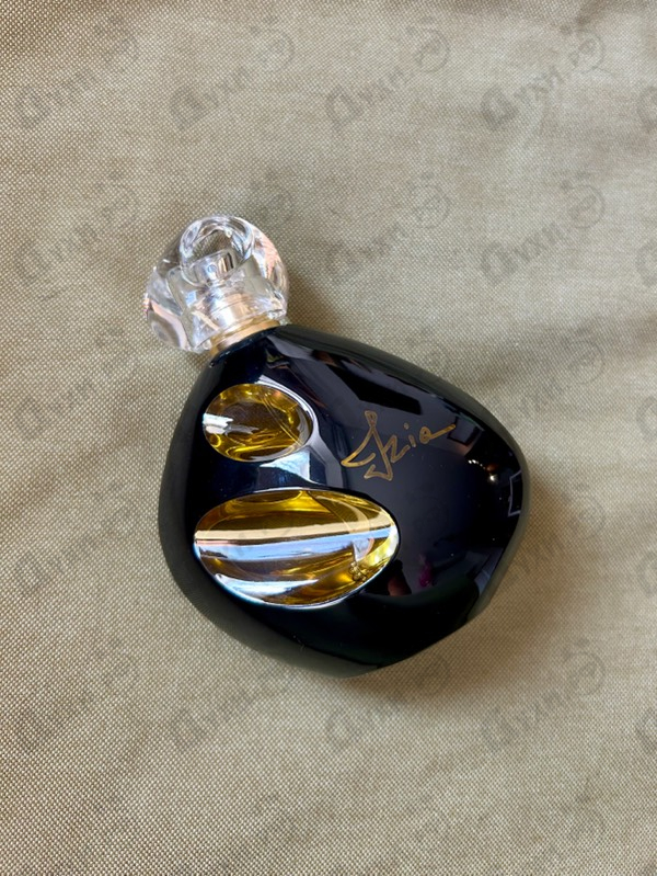 Парфюмерия Sisley Izia La Nuit