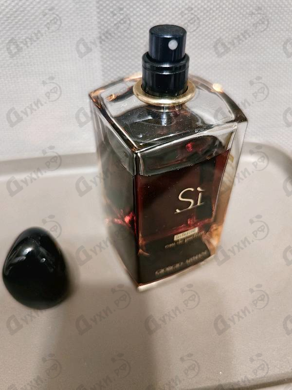 Парфюмерия Si Intense 2021 от Giorgio Armani