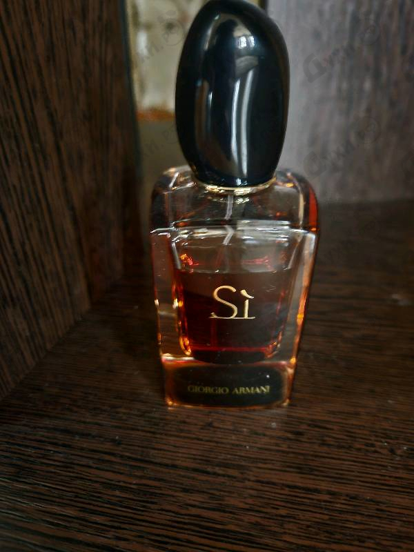 Духи Si Intense 2021 от Giorgio Armani