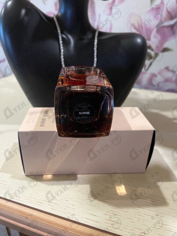 Парфюмерия Si Intense 2021 от Giorgio Armani