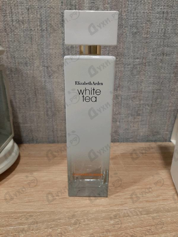 Парфюмерия White Tea Mandarin Blossom от Elizabeth Arden