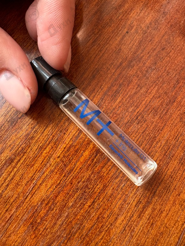 Парфюмерия Molecule 01 + Iris от Escentric Molecules