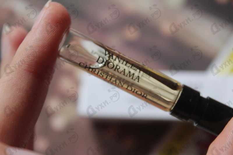 Парфюмерия Christian Dior Vanilla Diorama Купить Vanilla Diorama от Christian Dior