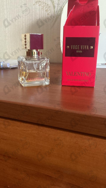 Парфюмерия Valentino Voce Viva Intensa
