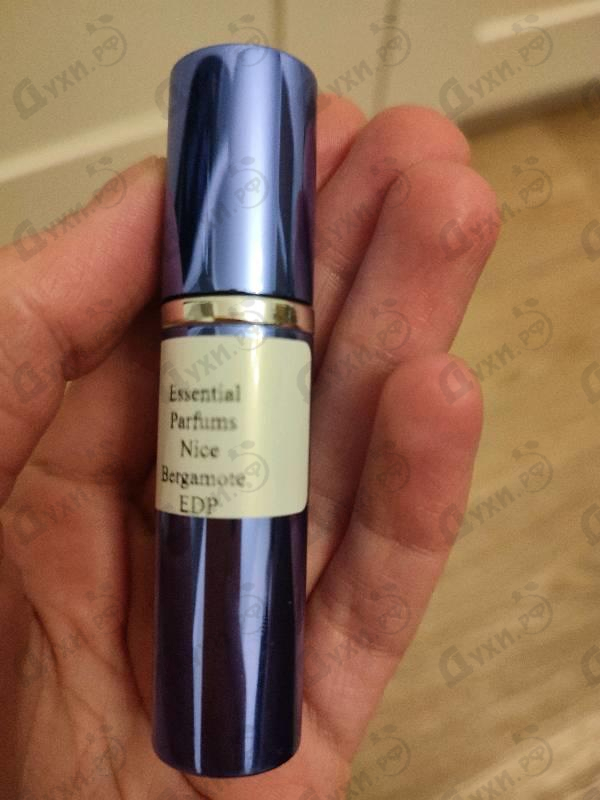 Духи Nice Bergamote от Essential Parfums