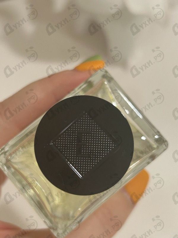 Духи Nice Bergamote от Essential Parfums