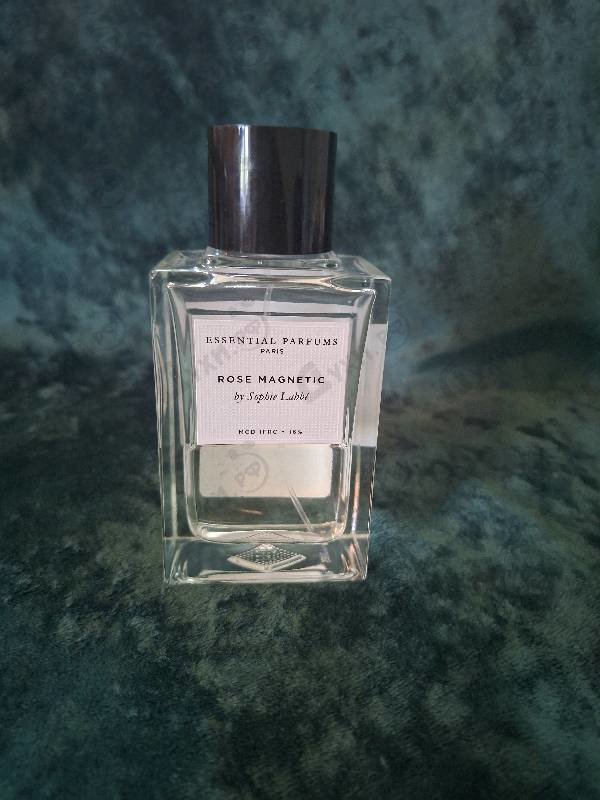 Купить Essential Parfums Rose Magnetic