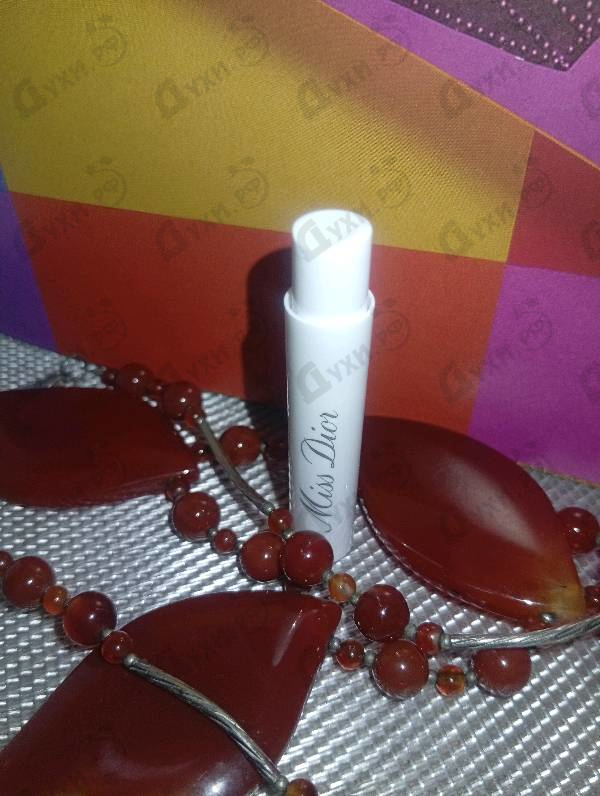 Парфюмерия Miss Dior Eau de Parfum (2021) от Christian Dior