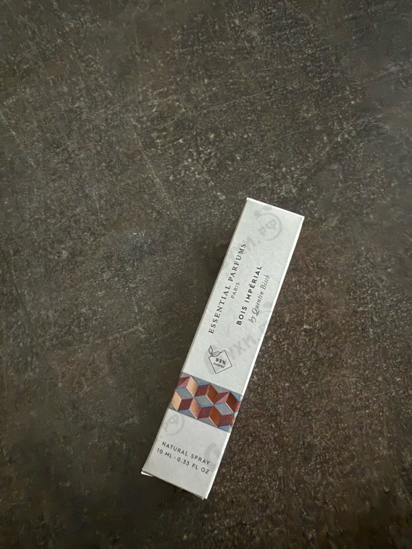 Духи Bois Imperial от Essential Parfums