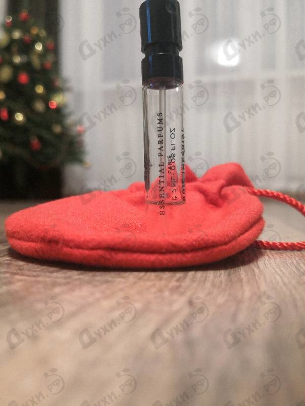 Духи Bois Imperial от Essential Parfums