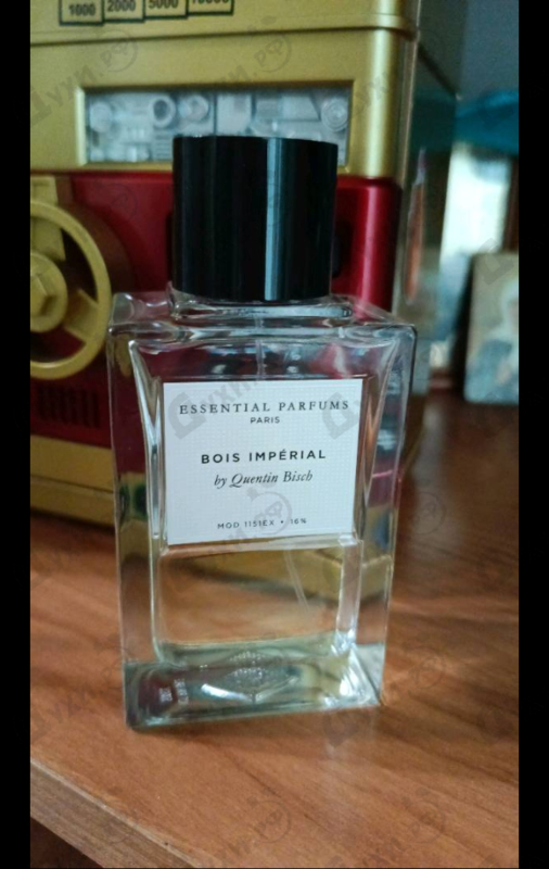 Духи Bois Imperial от Essential Parfums