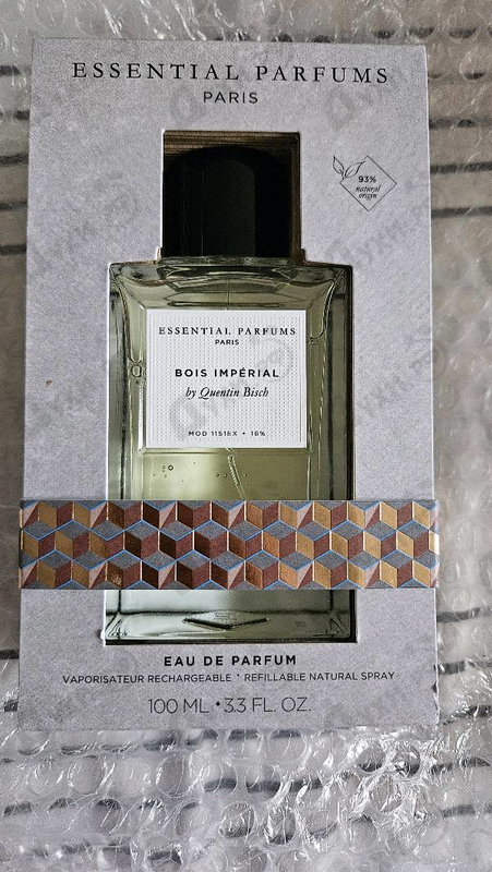 Духи Bois Imperial от Essential Parfums