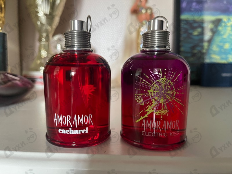 Духи Amor Amor Electric Kiss от Cacharel