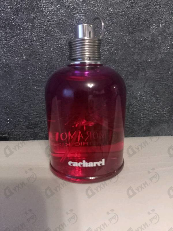 Духи Amor Amor Electric Kiss от Cacharel