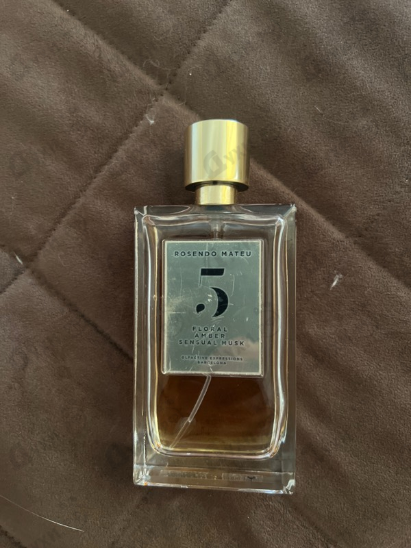 Отзыв Rosendo Mateu Olfactive Expressions Rosendo Mateu № 5 Floral, Amber, Sensual Musk