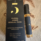 Духи Rosendo Mateu № 5 Floral, Amber, Sensual Musk от Rosendo Mateu Olfactive Expressions