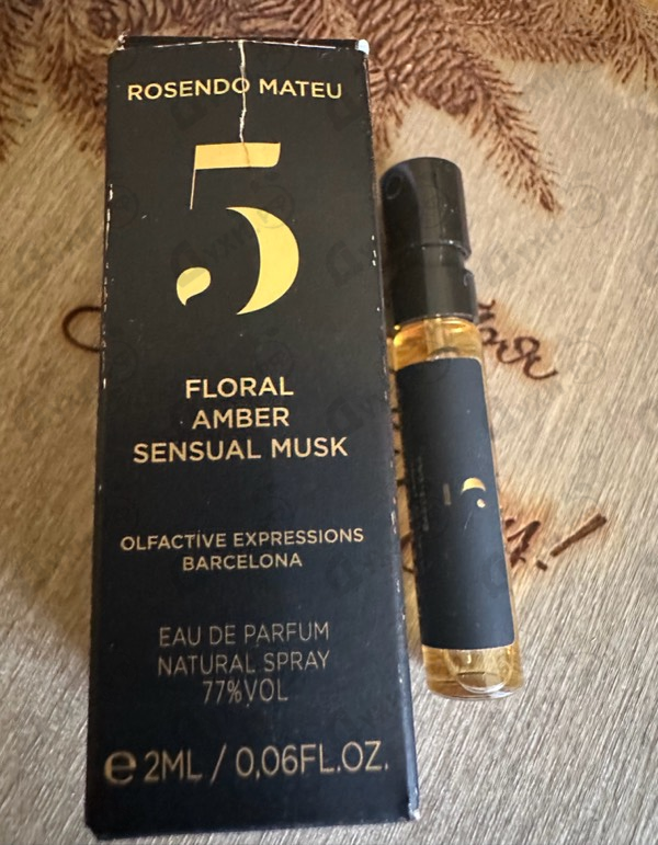 Парфюмерия Rosendo Mateu Olfactive Expressions Rosendo Mateu № 5 Floral, Amber, Sensual Musk