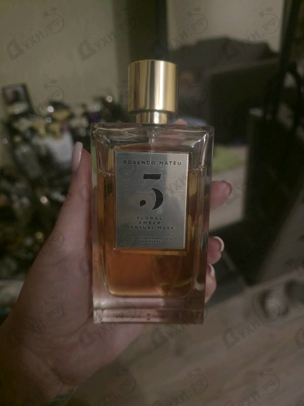 Духи Rosendo Mateu № 5 Floral, Amber, Sensual Musk от Rosendo Mateu Olfactive Expressions